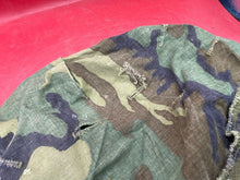 Charger l'image dans la galerie, Original US Army M1 Camo Helmet Cover - Vietnam Found - Combat Worn - The Militaria Shop