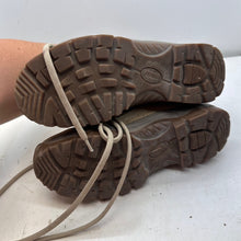 Charger l'image dans la galerie, British Army Surplus Brown/Tan Combat Boots - Meindl - Size UK 6 - The Militaria Shop