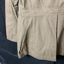 Lade das Bild in den Galerie-Viewer, Original WW2 US Army Class A Dress Jacket 1940 - Private Ryan Prop - 39 Regular - The Militaria Shop