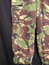 Charger l'image dans la galerie, Genuine British Army DPM Camouflaged Lightweight Trousers - Size 75/68/84 - The Militaria Shop