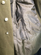 Lade das Bild in den Galerie-Viewer, Original British Army No.2 Dress Uniform Jacket - Grade 1 - Size 176/100/84 - The Militaria Shop