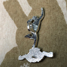 Load image into Gallery viewer, Genuine British Army Cap Badge - Royal Corps of Signals - The Militaria Shop