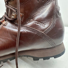 Load image into Gallery viewer, British Army Surplus Brown Leather Combat Boots - Iturri - Size UK 9 M - The Militaria Shop