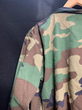 Charger l'image dans la galerie, US Army Jacket Mens Woodland Camo Combat Military Protective - X-Small - The Militaria Shop