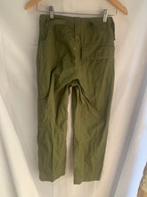 Lade das Bild in den Galerie-Viewer, Genuine British Army OD Green Lightweight Trousers - Size 26" Waist - The Militaria Shop