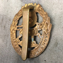 Load image into Gallery viewer, Original WW2 British Army York and Lancaster Regiment Cap Badge - The Militaria Shop