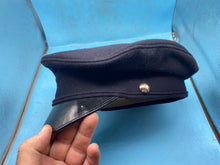 Lade das Bild in den Galerie-Viewer, Original British Army / Royal Signals Peaked Cap - Size 55 - The Militaria Shop