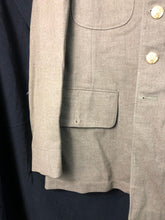 Lade das Bild in den Galerie-Viewer, Original WW2 US Army Class A Dress Jacket - Private Ryan Prop - 39" Long - The Militaria Shop