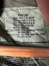 Lade das Bild in den Galerie-Viewer, Genuine US M65 Woodland Camouflage Field Jacket - Medium Long - The Militaria Shop