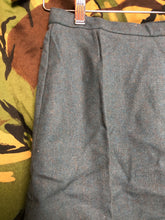 Lade das Bild in den Galerie-Viewer, British Army Women's Skirt Lovat Green - Size 24" Waist - The Militaria Shop