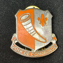 Charger l'image dans la galerie, Vintage Enamel Pin - US Army 69th Signal Battalion Badge - The Militaria Shop