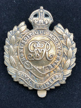 Charger l'image dans la galerie, Original WW1 British Army Royal Engineers GV Cap Badge - The Militaria Shop