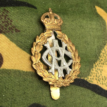 Charger l'image dans la galerie, Original WW2 British Cap Badge - Royal Army Veterinary Corps - The Militaria Shop