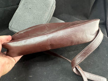 Lade das Bild in den Galerie-Viewer, Genuine British Army Woman's Officers Shoulder Brown Hand Bag - The Militaria Shop