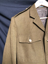 Lade das Bild in den Galerie-Viewer, Grade 1 Used British Army No.2 Dress Uniform Jacket - Size 37" Chest - The Militaria Shop