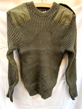 Lade das Bild in den Galerie-Viewer, Genuine British Army Commando Heavy Pull Over Jumper - Size 82cm Chest - The Militaria Shop