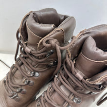 Load image into Gallery viewer, British Army Surplus Brown Leather Combat Boots - Iturri - Size UK 6 M - The Militaria Shop