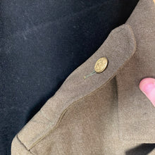 Lade das Bild in den Galerie-Viewer, Original WW2 US Army Class A Dress Jacket 1942 - Private Ryan Prop - 39" Large - The Militaria Shop