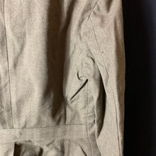 Lade das Bild in den Galerie-Viewer, Original WW2 US Army Class A Dress Jacket 1942 - Private Ryan Prop - 38" Regular - The Militaria Shop