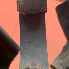 Charger l'image dans la galerie, Original WW2 British Army Mk2 Brodie Helmet Liner X Pad & Screw - 7 - 1939 Dated - The Militaria Shop