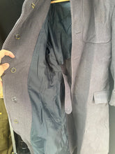 Charger l'image dans la galerie, Genuine British Army Surplus Household Guards Greatcoat Overcoat Size 188/100 - The Militaria Shop