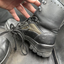 Lade das Bild in den Galerie-Viewer, Army Black Leather High Top Magnum Combat Boots - Size EU 40 - UK 6.5 - 250 - The Militaria Shop
