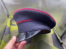 Lade das Bild in den Galerie-Viewer, Original British Army Royal Engineers Peaked Cap - Size 55cm - The Militaria Shop