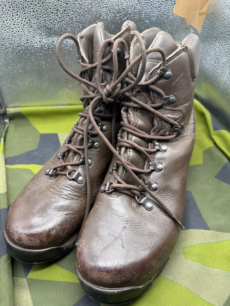 Bottes Iturri De L'armée Britannique - Taille 10 Medium - Cuir Marron Pour Temps Froid Et Humide - Occasion En Excellent état