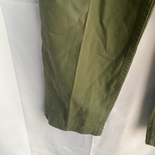 Lade das Bild in den Galerie-Viewer, Genuine British Army Surplus OD Green Lightweight Combat Trousers Size 75/76/92 - The Militaria Shop