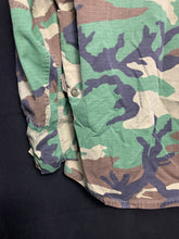 Load image into Gallery viewer, US Army Jacket Mens Woodland Camo Combat Military USA BDU Coat - 37" Chest - The Militaria Shop