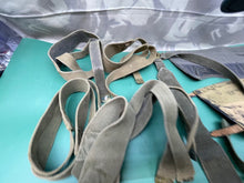 Lade das Bild in den Galerie-Viewer, Original Large Group of British Army 37 Pattern Mixed Webbing - The Militaria Shop