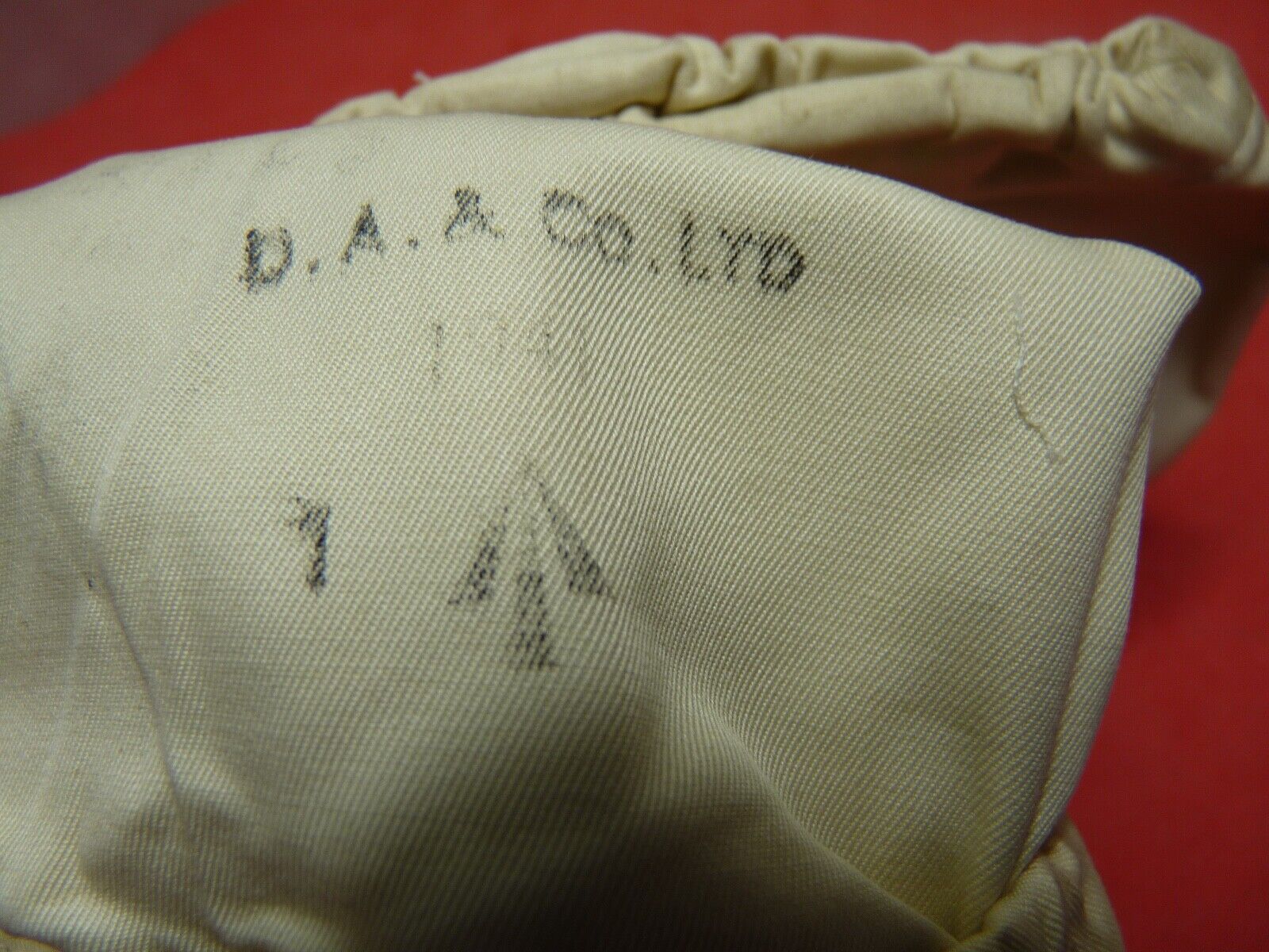 Original WW2 British Army Gunners Winter White Gloves - Dated 1941 - The Militaria Shop