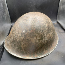 Charger l'image dans la galerie, Original WW2 British/Canadian Army Mk3 "Turtle" Combat Helmet - The Militaria Shop