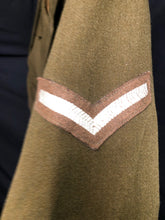 Lade das Bild in den Galerie-Viewer, Original British Army No.2 Dress Uniform Jacket - Grade 1 - Size 176/104/88 - The Militaria Shop