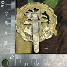 Load image into Gallery viewer, Original WW2 British Army Hampshire Regiment Cap Badge - The Militaria Shop