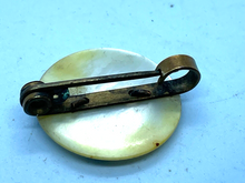 Load image into Gallery viewer, Original WW1 / WW2 British Army Royal Berkshire Regiment Sweetheart Brooch - The Militaria Shop