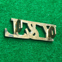 Load image into Gallery viewer, Original WW2 British Army Brass Shoulder Title - South Wales Borderers - The Militaria Shop