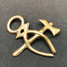 Charger l'image dans la galerie, Original British Army WW1 / WW2 Artificers Trade Sleeve Badge - The Militaria Shop