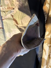 Load image into Gallery viewer, Gulf War US Army DCU Camouflaged Combat Field Coat/Jacket - Medium/Long - The Militaria Shop