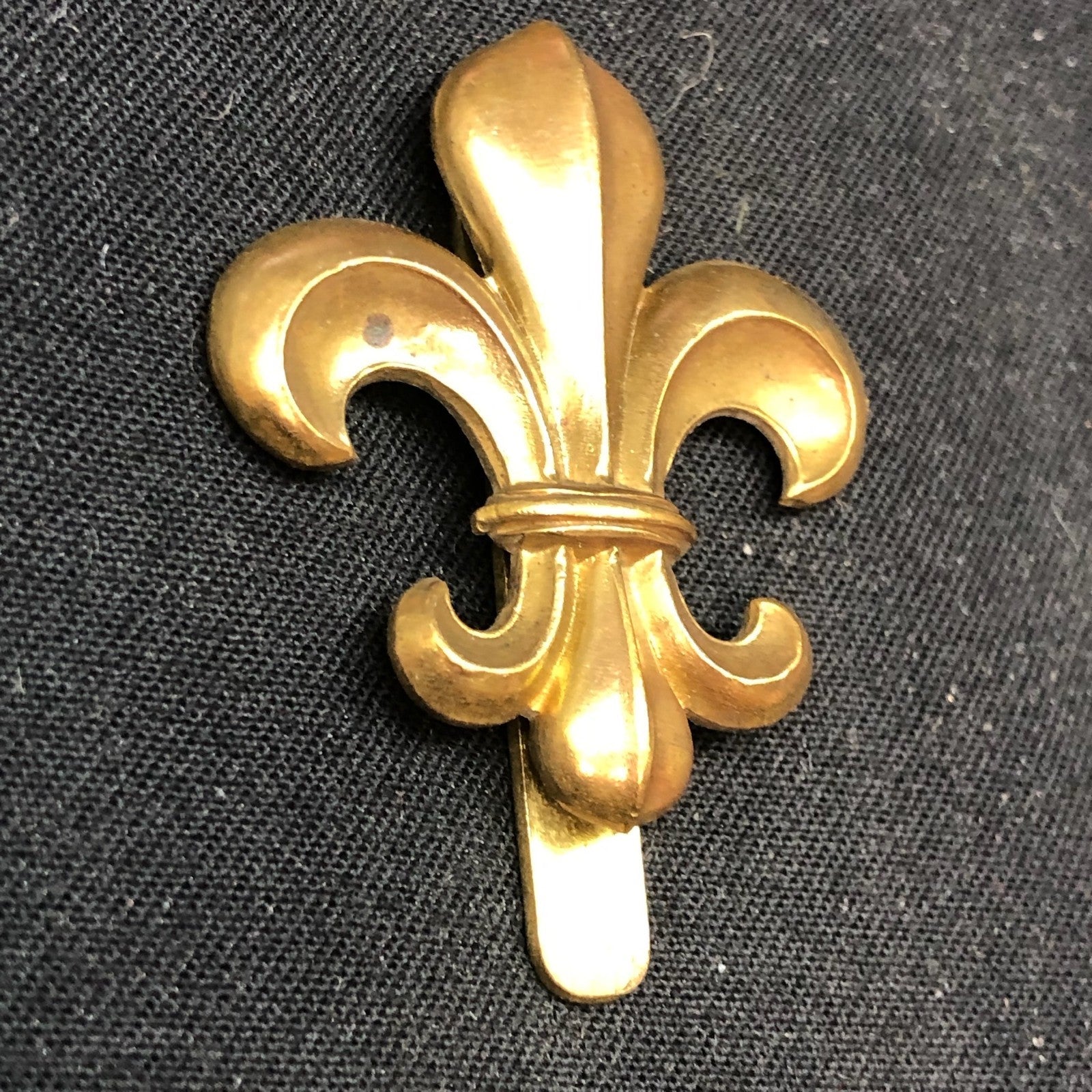 Original WW2 British Army Cap Badge - Manchester Regiment - The Militaria Shop
