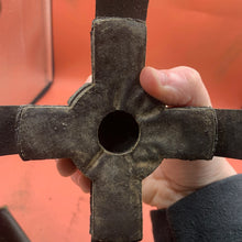 Charger l'image dans la galerie, Original WW2 British Army Mk2 Brodie Helmet Liner X Pad & Screw - 7 - 1939 Dated - The Militaria Shop