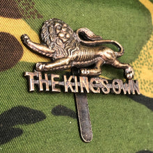 Lade das Bild in den Galerie-Viewer, Original WW1 British Cap Badge - King's Own Royal Regiment (Lancaster) - The Militaria Shop