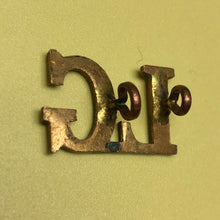 Load image into Gallery viewer, Original WW1/WW2 British Army Brass Shoulder Title L.G Life Guards - The Militaria Shop