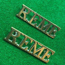 Load image into Gallery viewer, Original WW2 British Army REME Mechanical Engineers Brass Shoulder Titles - The Militaria Shop