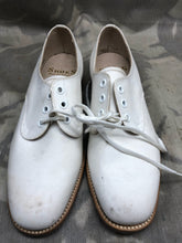 Load image into Gallery viewer, Genuine British Army Women's White Summer Shoes - WW2 Pattern - Size UK 5.5 L - The Militaria Shop