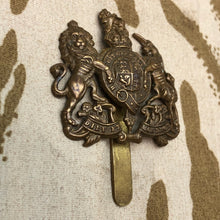 Charger l'image dans la galerie, Original WW1 / WW2 British Army General Service Corps Cap Badge - The Militaria Shop