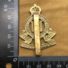 Load image into Gallery viewer, Original WW2 British Army Royal Army Ordnance Corps RAOC Cap Badge - The Militaria Shop