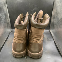 Charger l'image dans la galerie, British Army Surplus Brown Leather Bates Male Combat Patrol Boots - Size UK 9 W - The Militaria Shop