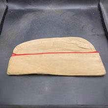 Lade das Bild in den Galerie-Viewer, Original WW2 US Army Overseas Garrison Cap - Artillery - Size 6 1/2 - 52cm - The Militaria Shop