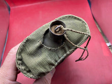 Lade das Bild in den Galerie-Viewer, Original WW2 British Army Waterbottle with Unusual Ribbed Canvas Cover - The Militaria Shop